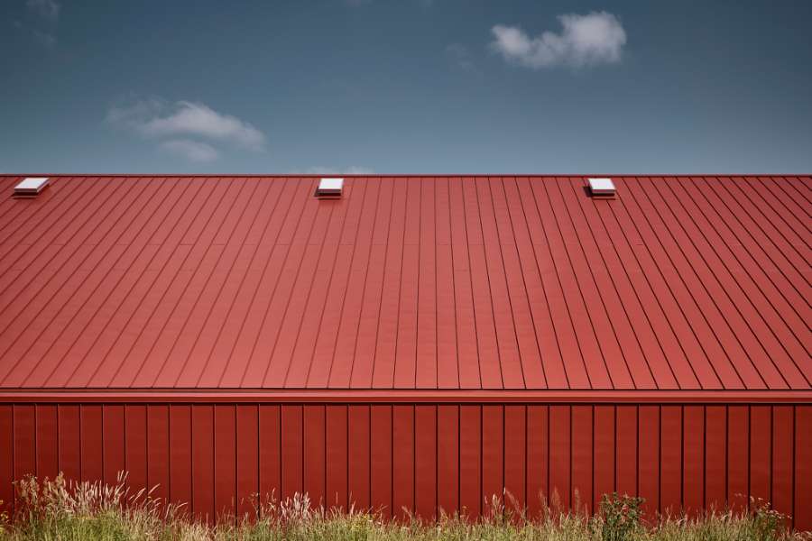 Steel profiles form the framework when space is provided for sports, learning, and play in Vestbjerg, Vestbjerg Idrætshal, Bakmøllevej 280, 9380 Vestbjerg, Denmark